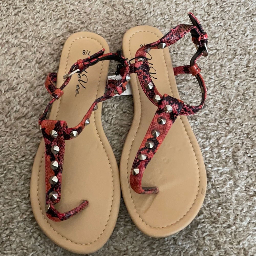 Beautiful sandals for the summer new vervee